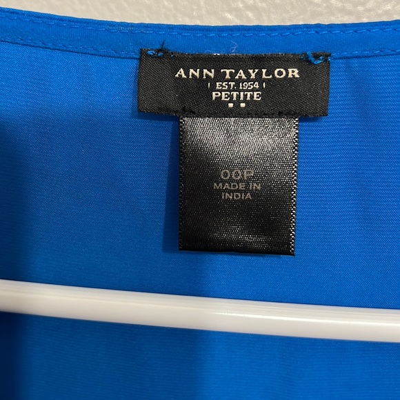 Ann Taylor sleeveless top - Picture 2 of 4